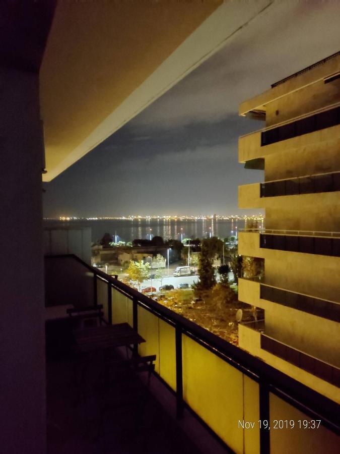 Promenade Apartment With Sea View Thessaloníki Eksteriør billede